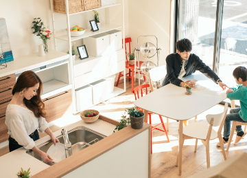 リビング　家族団欒　写真